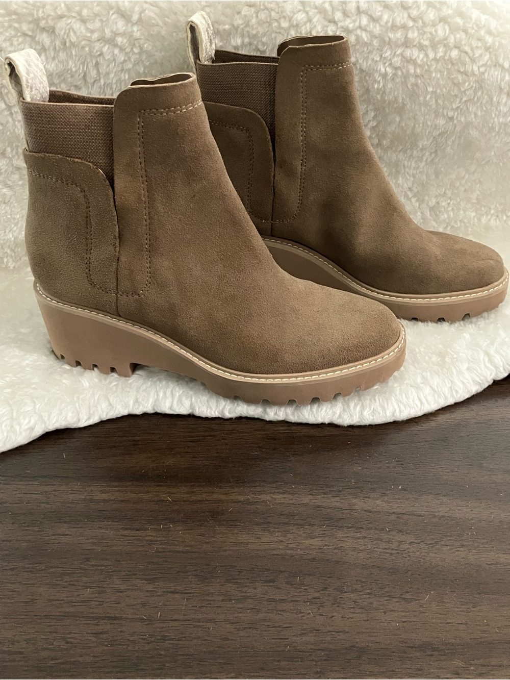 Dolce Vita | Suede Chelsea Platform Ankle Boots - Taupe - Picture 4 of 12